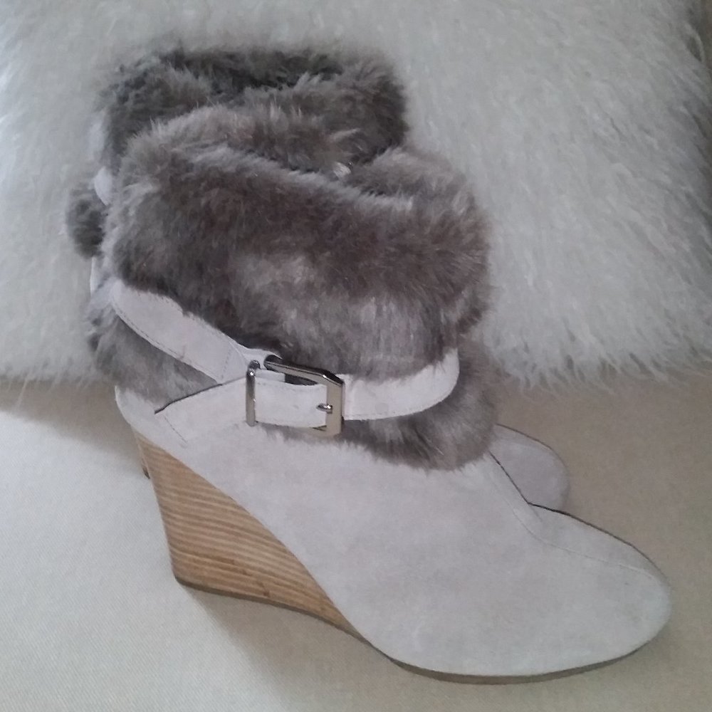 Victoria's Secret  light grey suede wedge booties w/faux fur NWOT - Picture 3 of 7